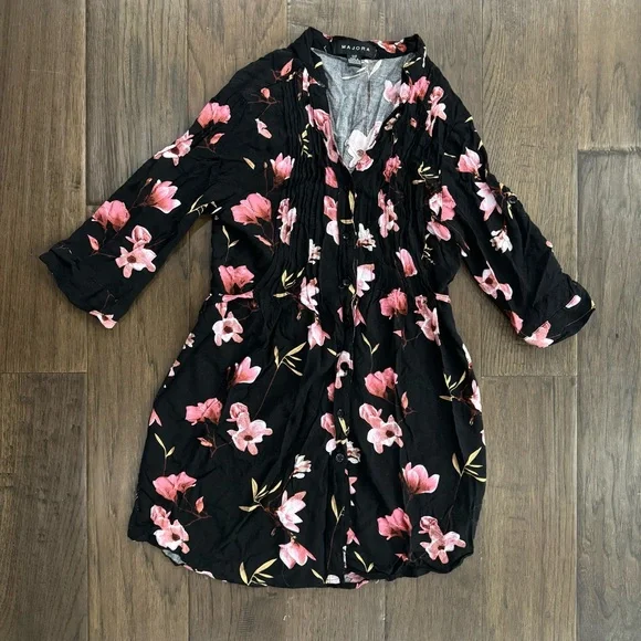 Majora Mid-Sleeve Button Up - Picture 9 of 13